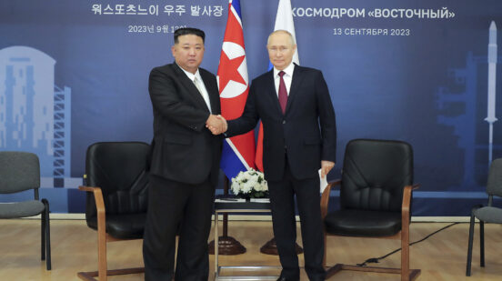Predsednik Rusije Vladimir Putin i predsednik Severne Koreje Kim Džon Un