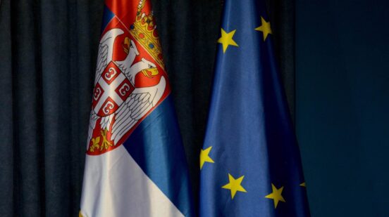Zastava Srbije i EU