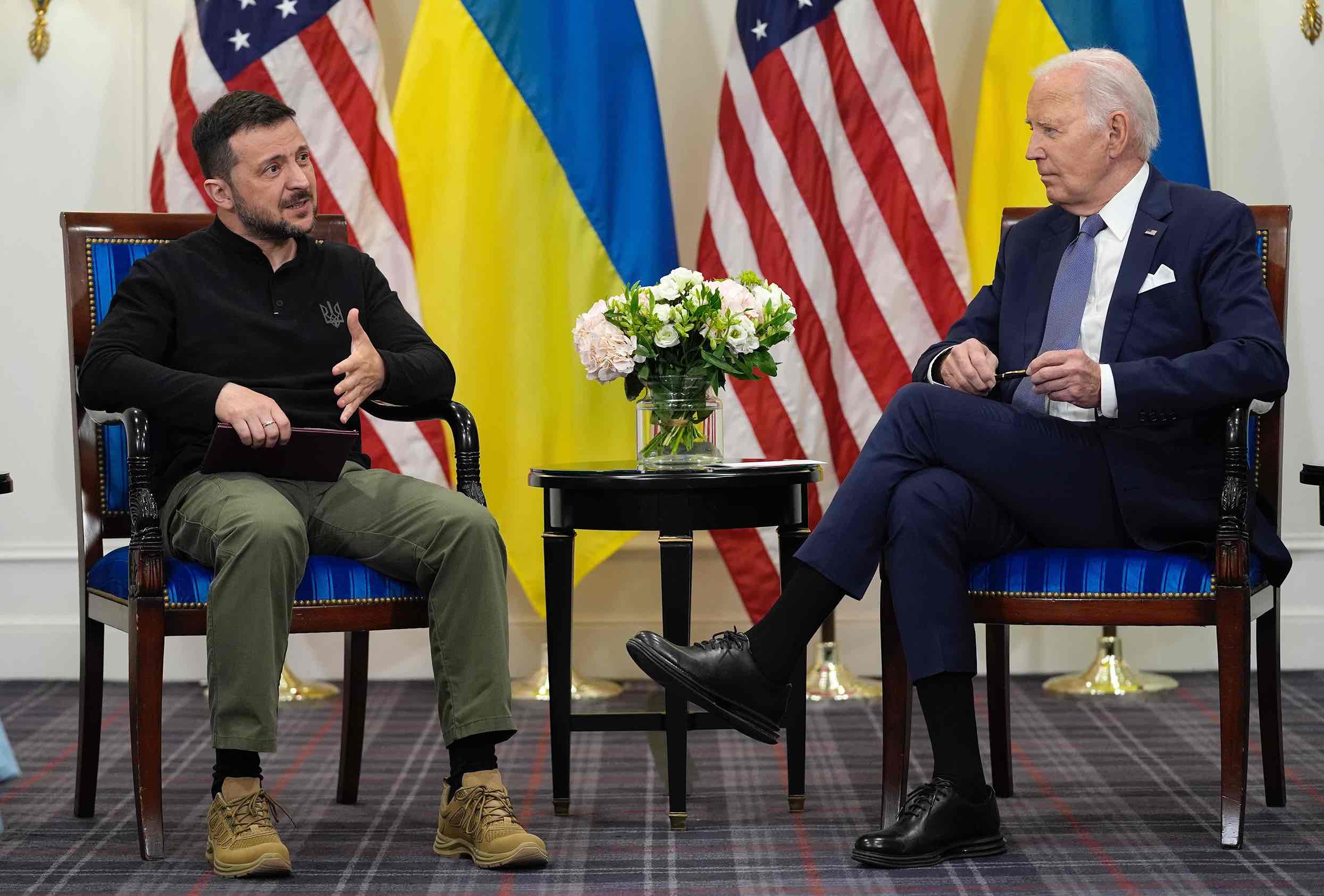 Joe Biden meets with Volodymyr Zelenskyy