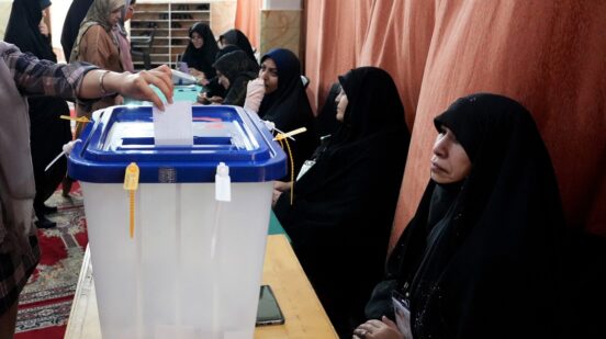 Iranu otvorena biračka mesta