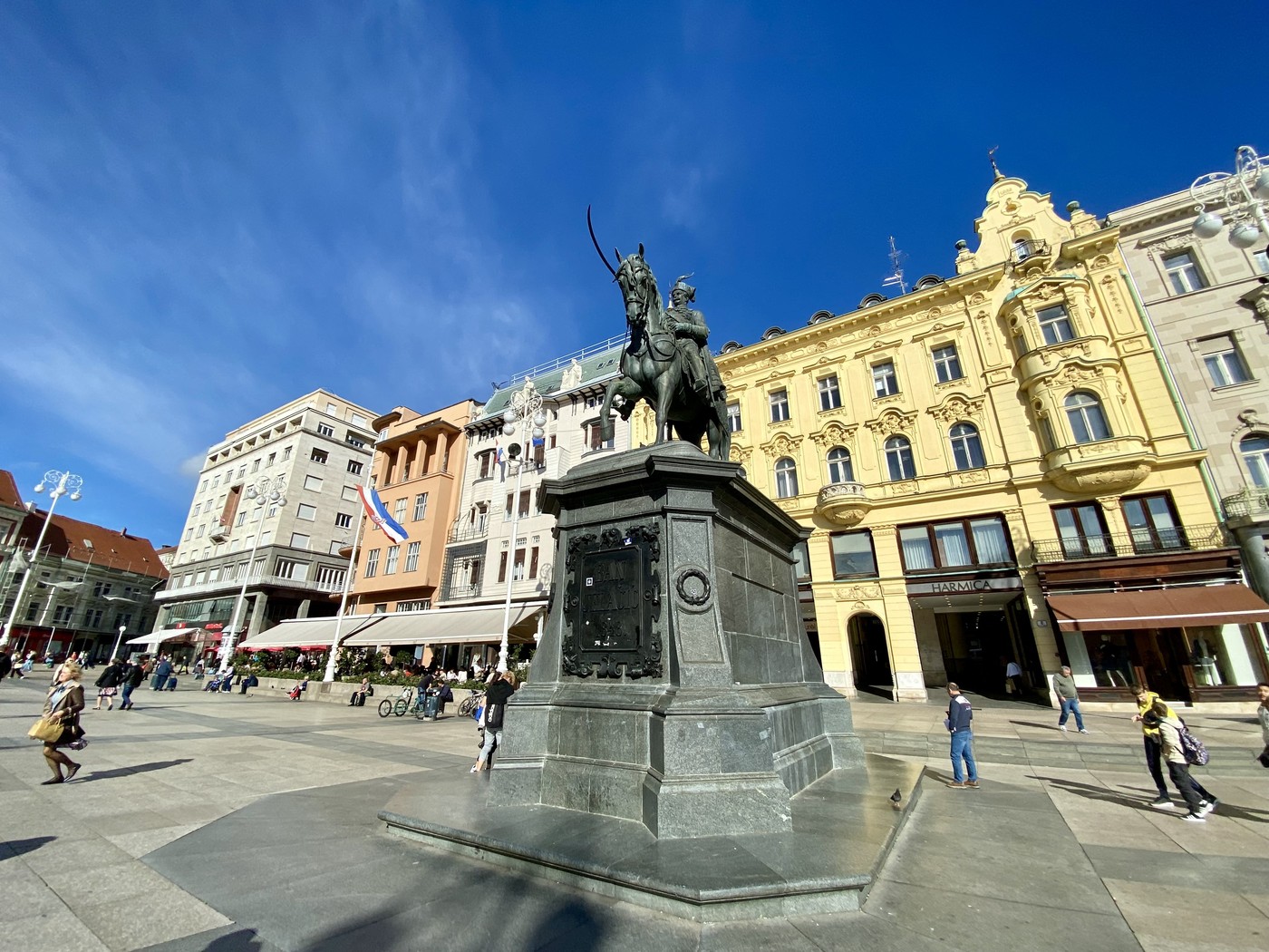 Trg Bana Jelačića/ Zagreb