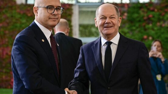 Olaf Scholz i Milos Vucevic